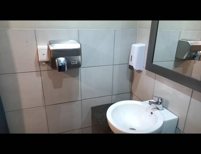 145M² BUSINESS TO LET IN BEREA WEST